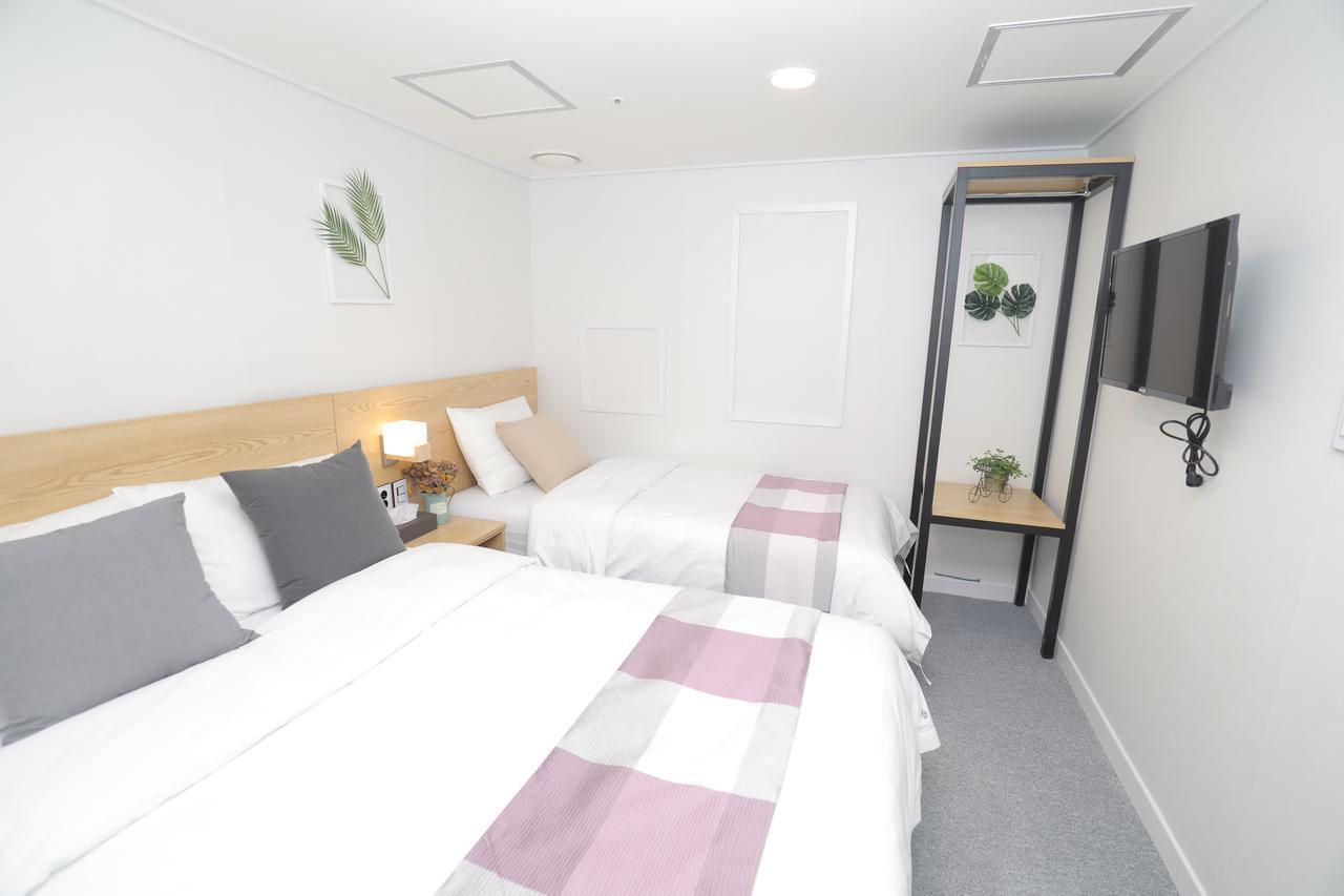 ไลน์ โฮเต็ล มย็องดง Hotel โซล ภายนอก รูปภาพ