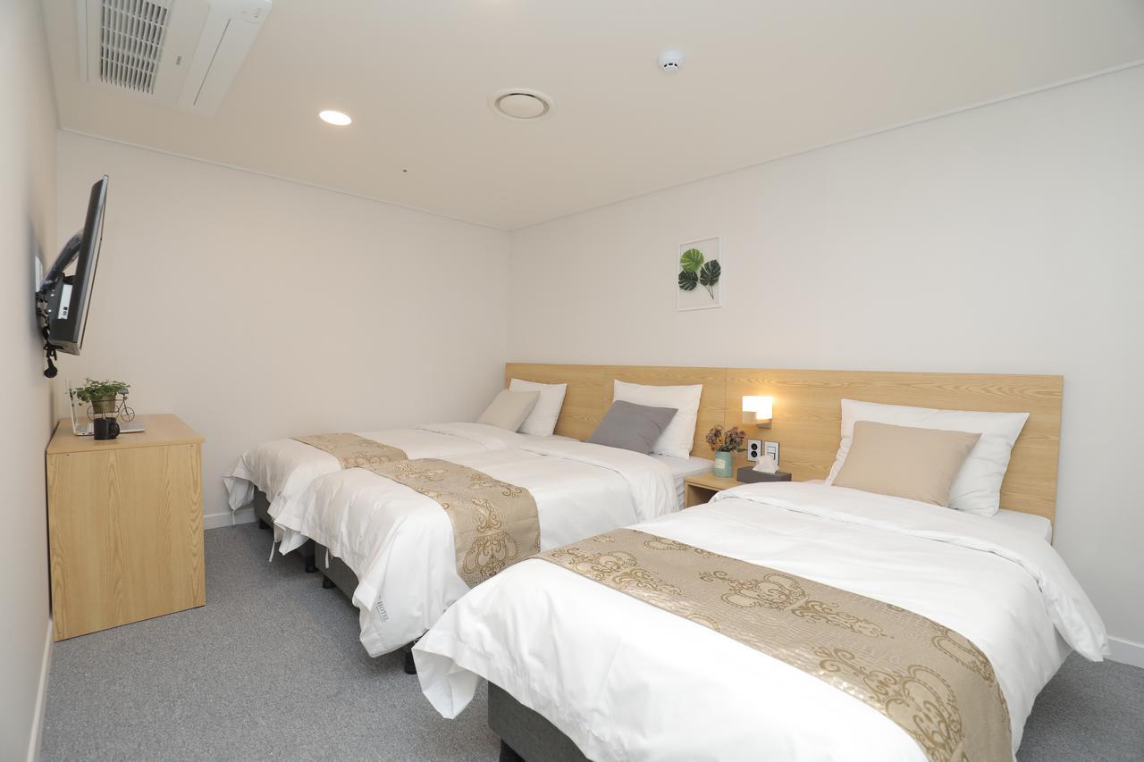ไลน์ โฮเต็ล มย็องดง Hotel โซล ภายนอก รูปภาพ