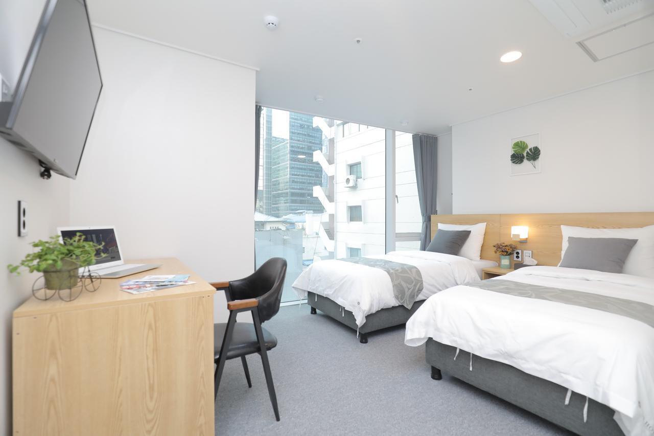 ไลน์ โฮเต็ล มย็องดง Hotel โซล ภายนอก รูปภาพ