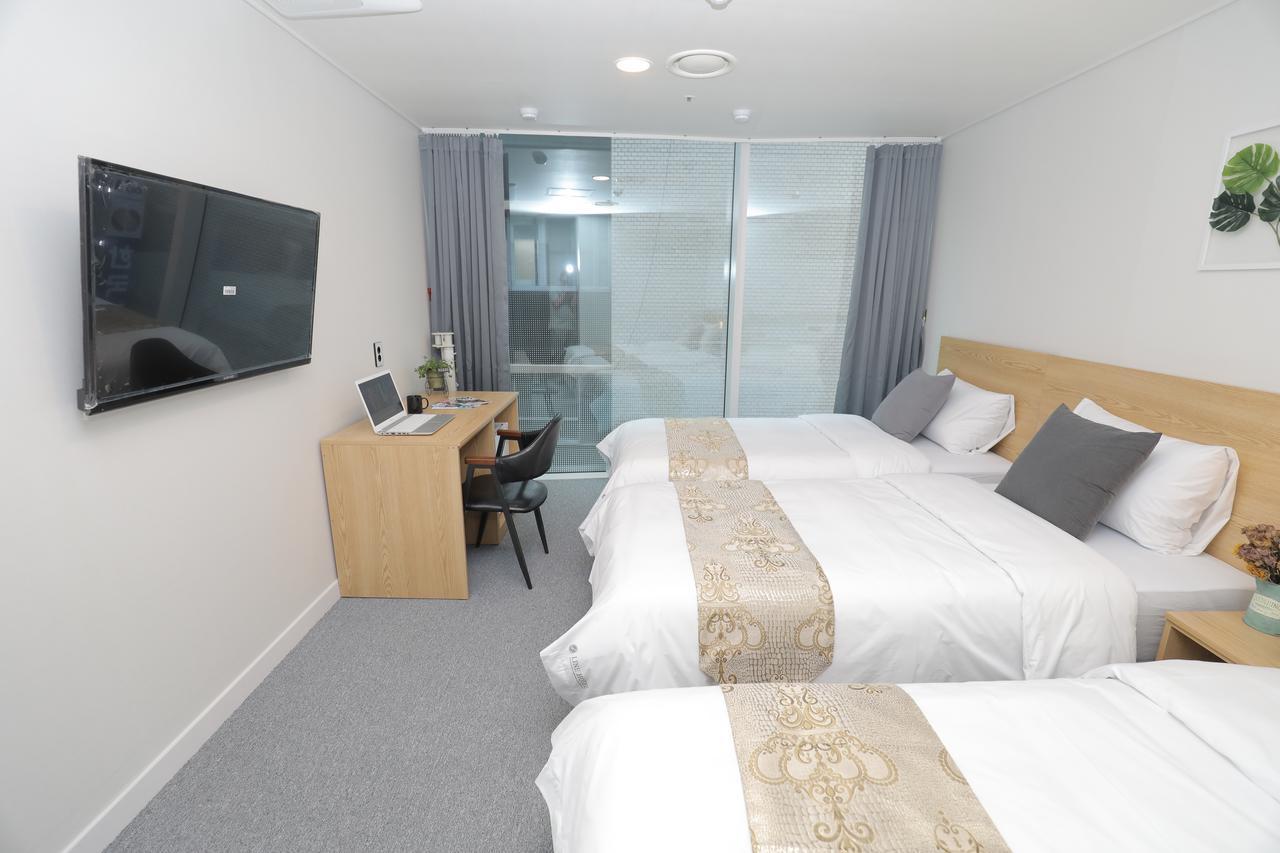 ไลน์ โฮเต็ล มย็องดง Hotel โซล ภายนอก รูปภาพ