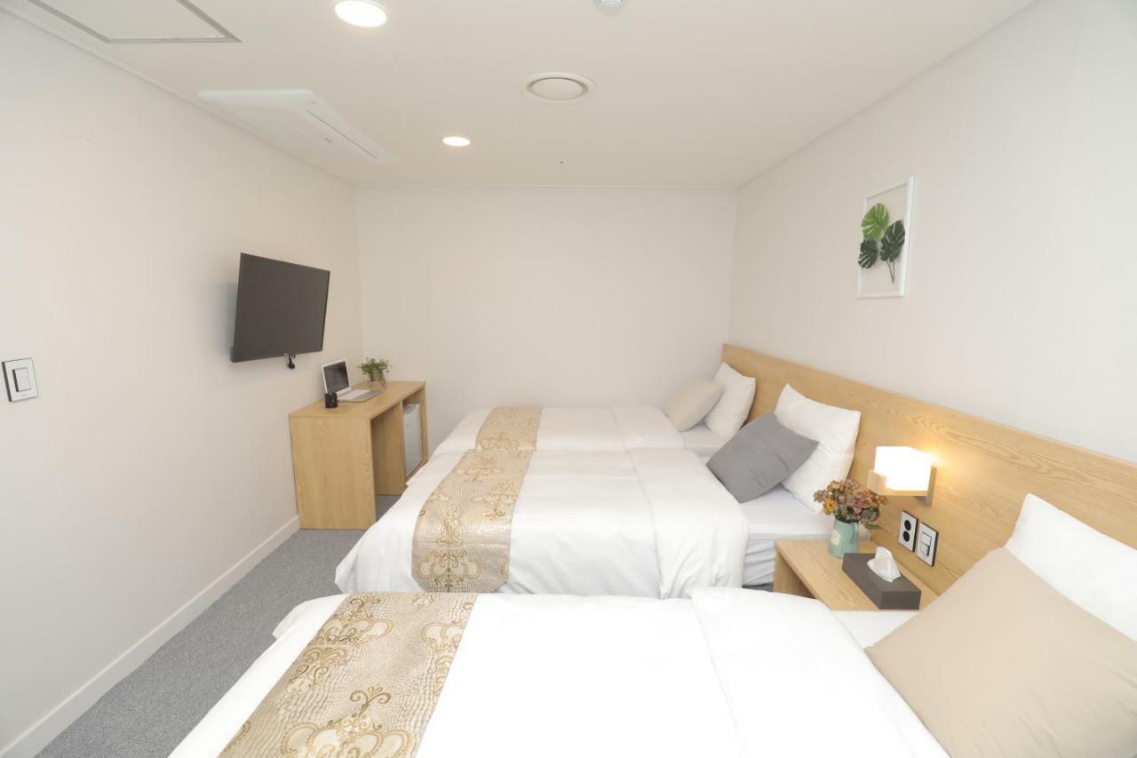 ไลน์ โฮเต็ล มย็องดง Hotel โซล ภายนอก รูปภาพ