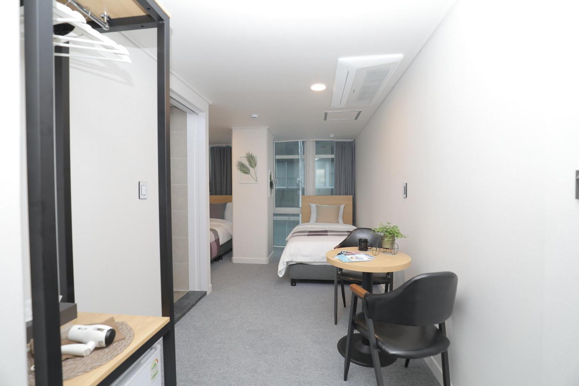 ไลน์ โฮเต็ล มย็องดง Hotel โซล ภายนอก รูปภาพ