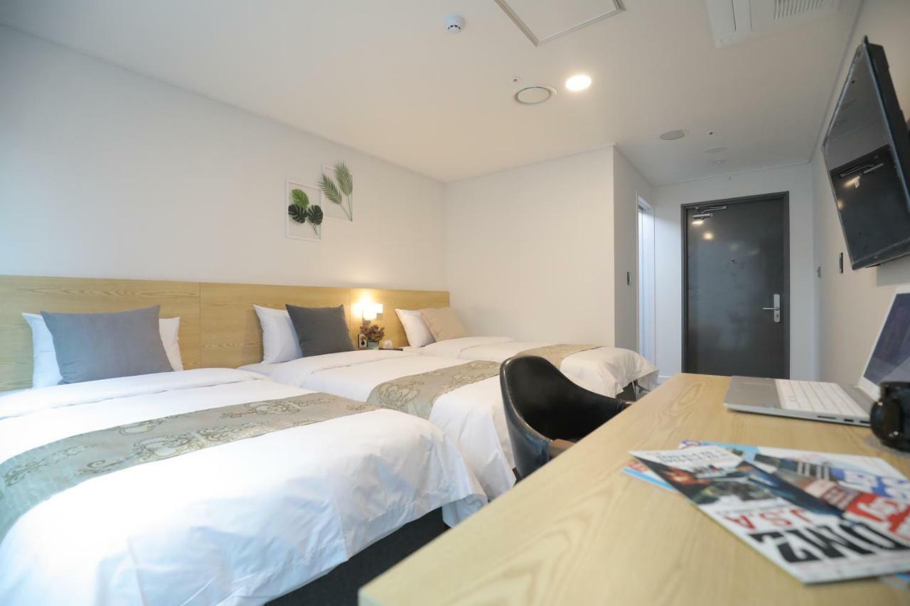ไลน์ โฮเต็ล มย็องดง Hotel โซล ภายนอก รูปภาพ